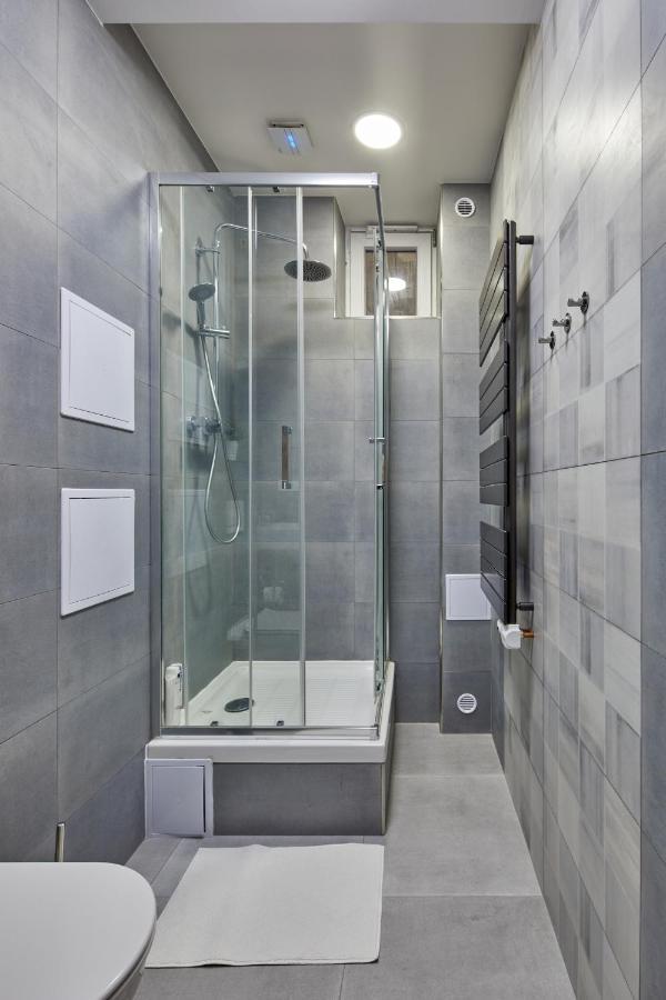 Minimalist Apartment On Wenceslas Square By Prague Days Eksteriør billede